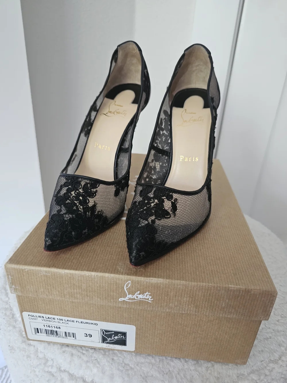 Miss Z Pointy Toe Lace Pump Christian Louboutin Size 39